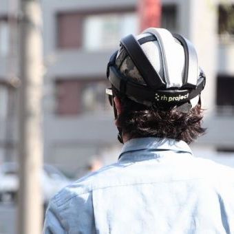 進化しても消えない魅力、サイクリストを守り続けている簡易ヘルメット