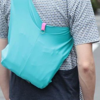 体に巻きつくフィット感？CCP的”サコッシュ”は他と一味違う。
