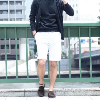 ユルすぎないのが肝。大人が履くべきストレッチショーツ。