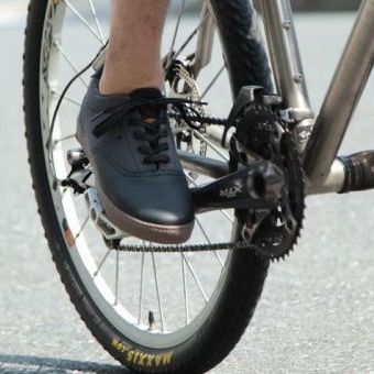 夏こそブラック系ビンディングシューズで男を上げる！