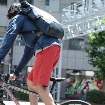 そろそろ穿いてもいいんじゃない？1枚目はマルチに使えるショーツが欲しい。