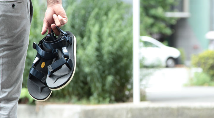 暑さを乗り切るお洒落サンダルの究極系、SUICOKE。｜TOKYOlife