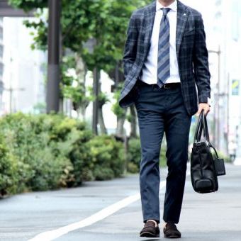 産みの苦しみから、名作が誕生？王者が放つ新定番チノ。