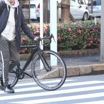 楽なのにちゃんとかっこいい！街で穿けるジャージスタイルをマスターする。