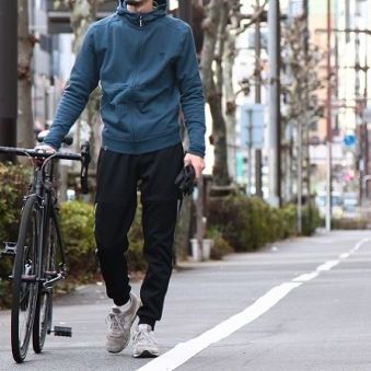 パーカーを甘く見ないほうがいいですよ。痛い目に遭うかもしれませんので。