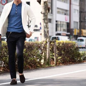 お洒落達人のニットジャケット選び、最も多いのは白でした。