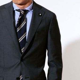 普段は着慣れていないけど、ここぞという時に決めたい貴方に送るスーツ。