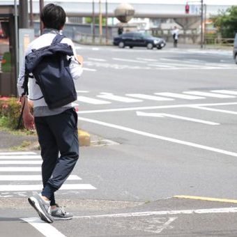どこかで見たものはもういらない！本格派アウトドアバッグを街でも活かす週末とは。