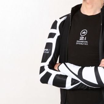 今着ているジャージを秋にも使いこなすのが、ASSOSのレイヤリング術。