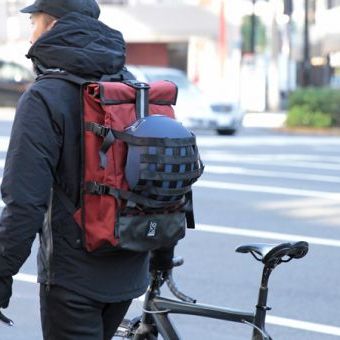 ヘルメット、自転車を降りてからどうしてる？