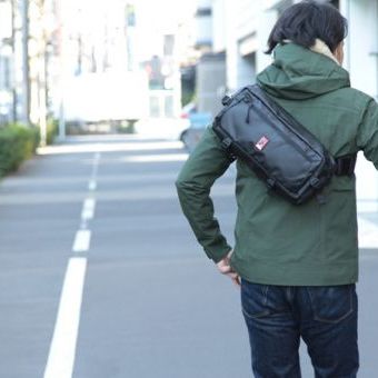 どこにいくにも"ちょうどいい"。あとちょっとを満たす絶妙サイズなボディバッグ。