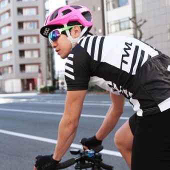 ゆるジャージで、ゆったり走りたいわけじゃない。ルックスとのアンバランスが求められているのです。