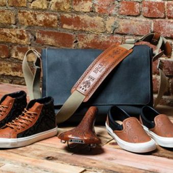 【4月22日(土)正午スタート】-BROOKS X VAULT BY VANS- BROOKS（ブルックス）のもうひとつの顔（側面）が見えてくる、ワンランク上の大人の為の限定コラボコレクション！