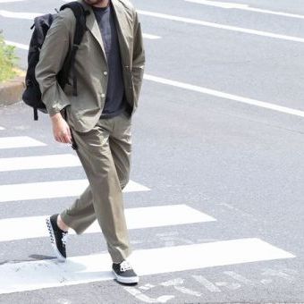 そのセットアップ、実はスーツっぽく見られてるかも。洋服選びで一番大切なことは、やっぱり“色”でした。