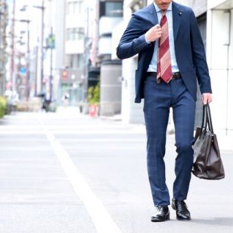 出張が絶えないビジネスパーソンの為に捧げる"NOプレス/NOアイロン"のスラックス