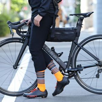「レーパンの一歩手前」なんてことができるパンツは、これだけでしょう。