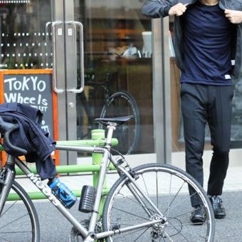 初めて冬を迎えるみなさんへ、冬のライドウェアを失敗しないコツと着こなし。