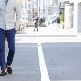 イタリアらしさのカギを握る、細身の短丈。