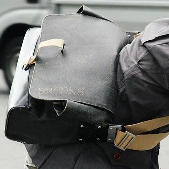 Brooksバッグが半額で買えちゃう気持ちに・・