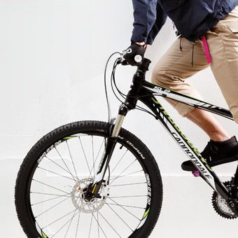 さらにスタイリッシュになった！きれいめストレッチパンツ