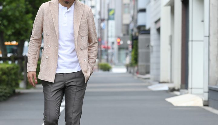 アウターではありません。便利な“羽織り”なんです。