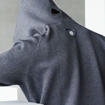 軽さを纏い、暖かさを着る。alk phenix。