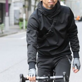 アウターの購入を迷ったら、このパーカーで保留もあり。