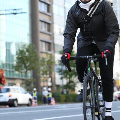 10年間自転車乗りを支えてきたアウターが、ついにその幕を下ろします。