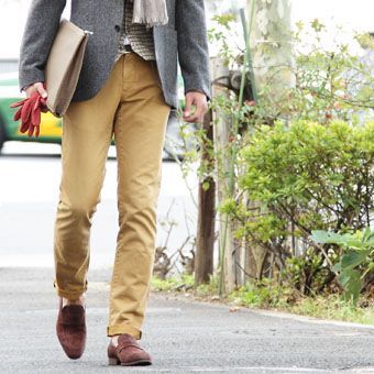 シンプルに決まる。REDで決める。
