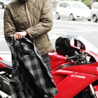 オシャレに冬を楽しむブルゾン