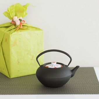 センスの問われるギフト選び、YOnoBI鉄器がおすすめです。